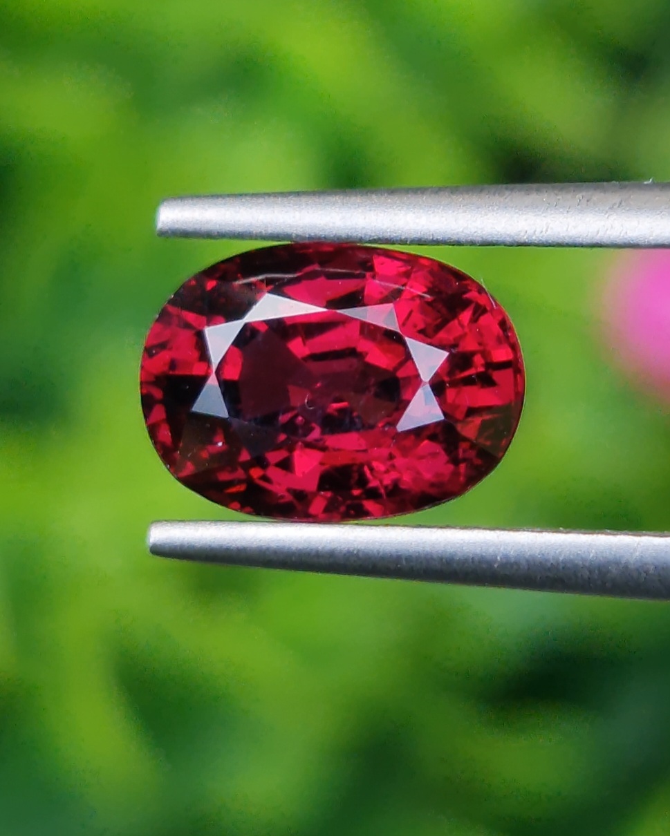 พลอย โรโดไลต์ กาเน็ท Rhodolite Garnet 2.68 กะรัต Cts.พลอยแท้ อัญมณีมงคลประจําวันเกิด เครื่องประดับพลอย
