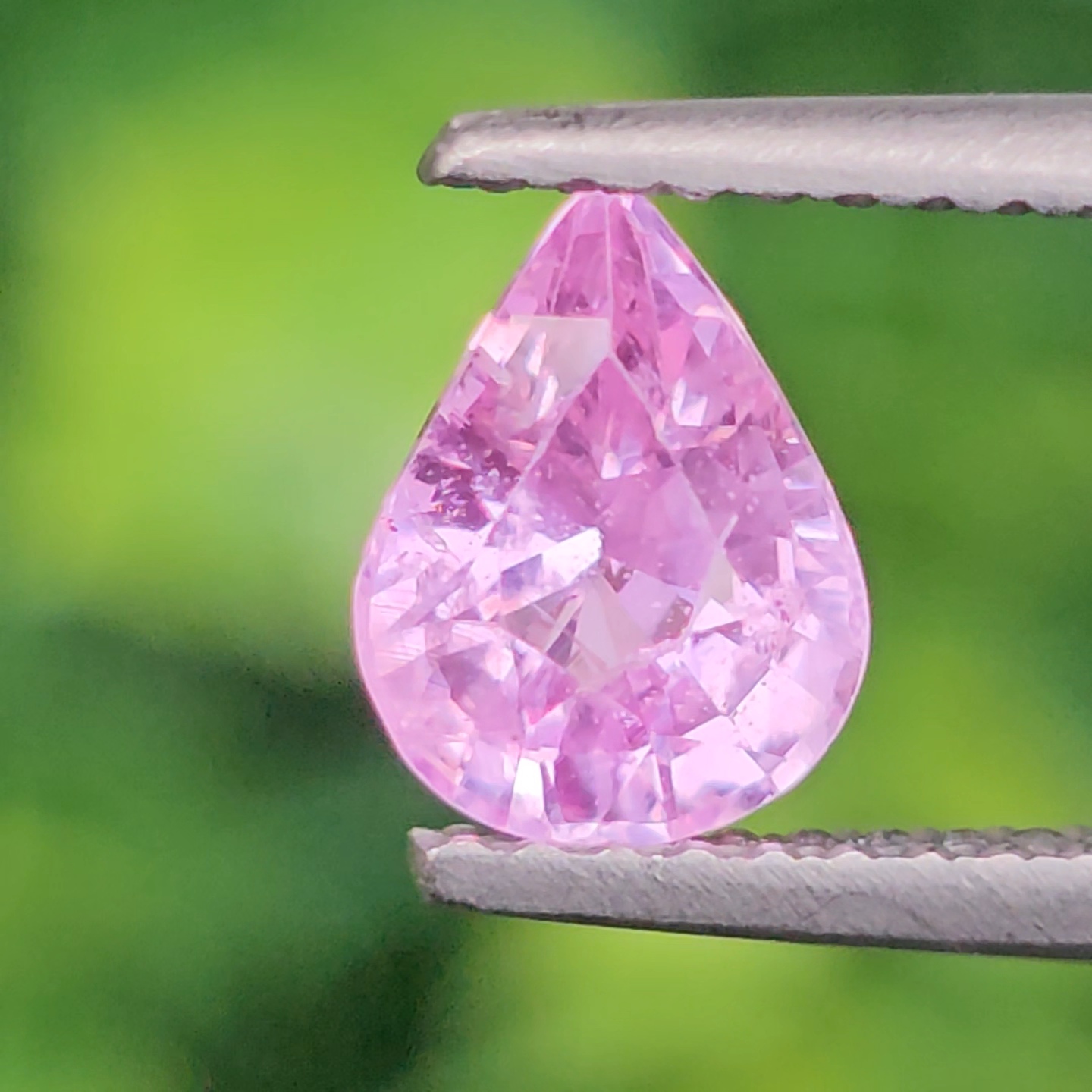 พลอย ชมพู พิ้ง แซฟไฟร์ Pink Sapphire 1.15 กะรัต (Cts.) พร้อมใบเซอร์ พลอยแท้ อัญมณีมงคลประจําวันเกิด เครื่องประดับพลอย