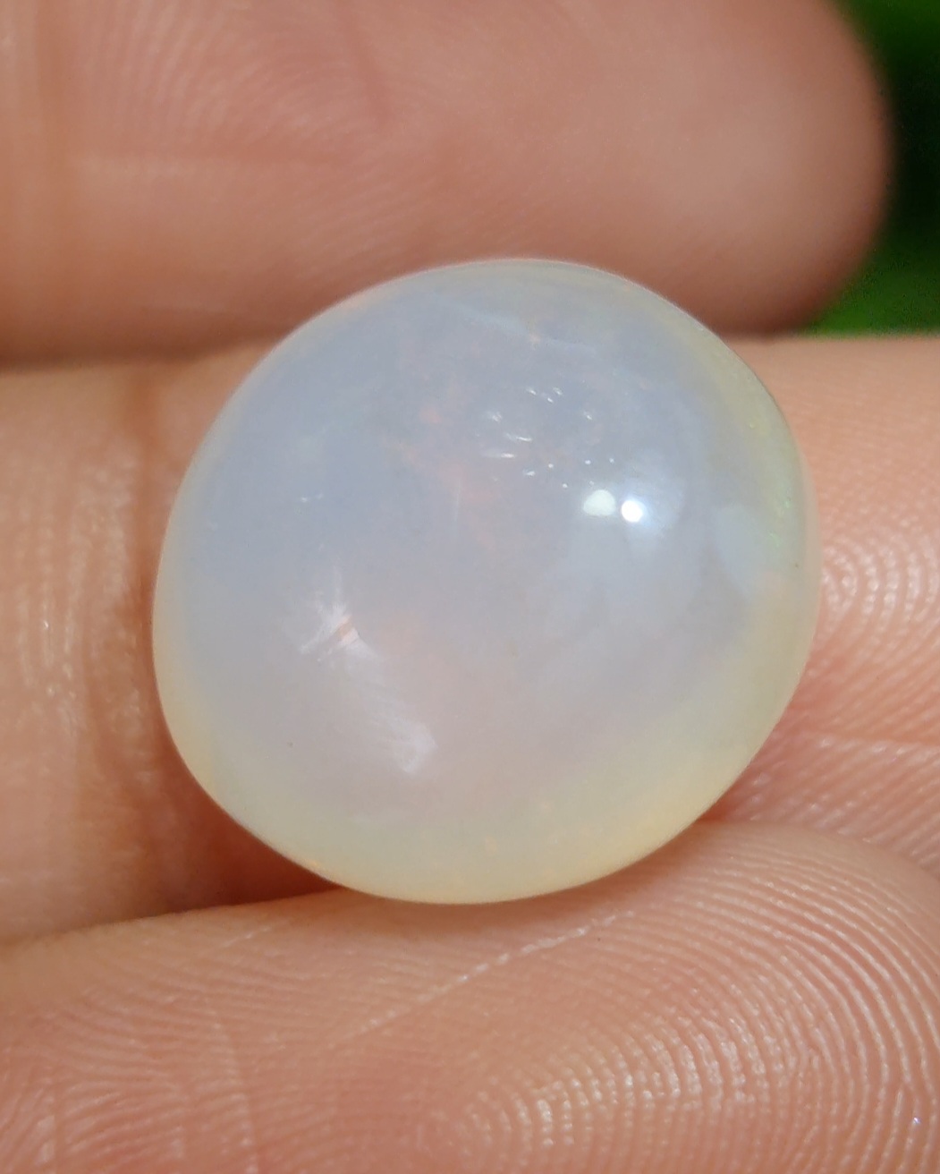 พลอย ไวท์ โอปอล White Opal 10.15 กะรัต (Cts.) พลอยแท้ อัญมณีมงคลประจําวันเกิด เครื่องประดับพลอย