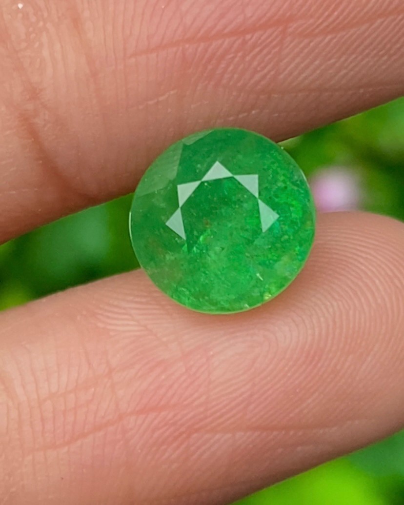 พลอย ซาโวไรท์ Tsavorite Garnet 5.59 กะรัต (Cts.) ดิบ Unheated พลอยแท้ อัญมณีมงคลประจําวันเกิด เครื่องประดับพลอย