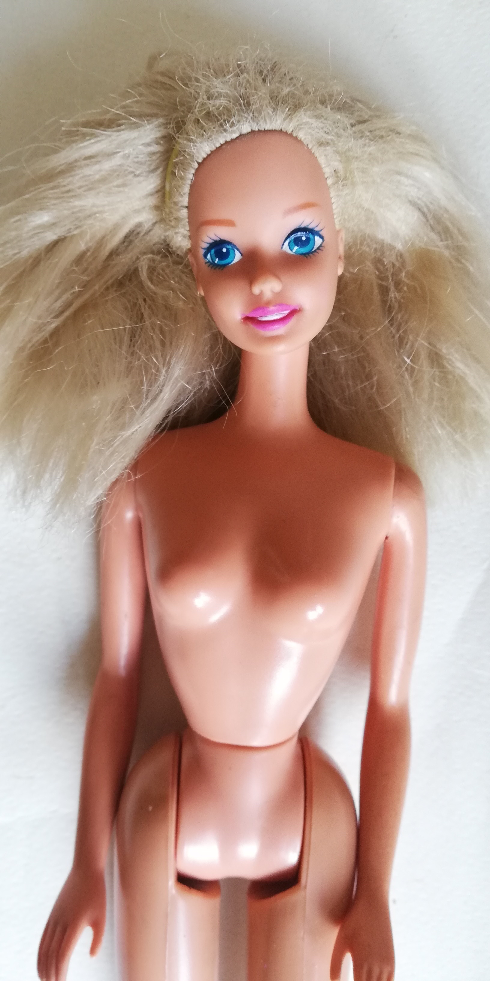 มีหลายภาพ,***ขาหลวมตามภาพ, ตุ๊กตาบาร์บี้หน้าวินเทจ ผมบลอนด์ฟู, พร้อมชุด เอวหมุนได้ ขายาง พับงอได้