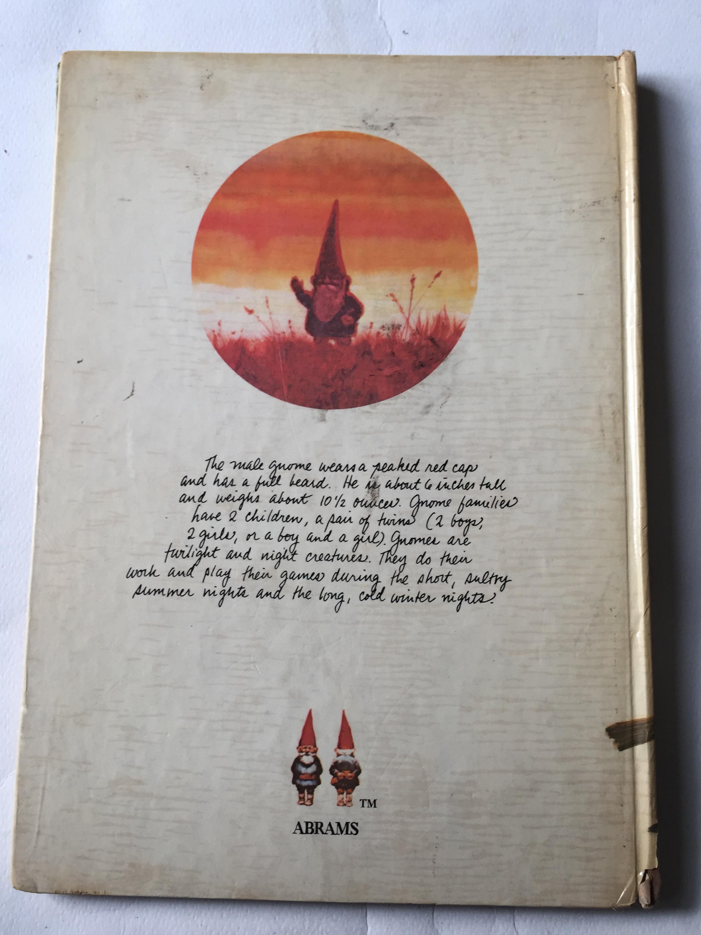 หนังสือภาพเก่าปกแข็ง ฉบับภาษาอังกฤษ pop up Book of Gnomes ** มีตำหนิ โปรดตรวจสอบทุกภาพ,Art Director: Chuck Murphy Designer : John stresan Paper Engineer : Tor Lokvig Handwriting: Diane Kosowski @1979 Harry N.Abrams,Ine. Adapted from GNOMES by Rien Poortvl