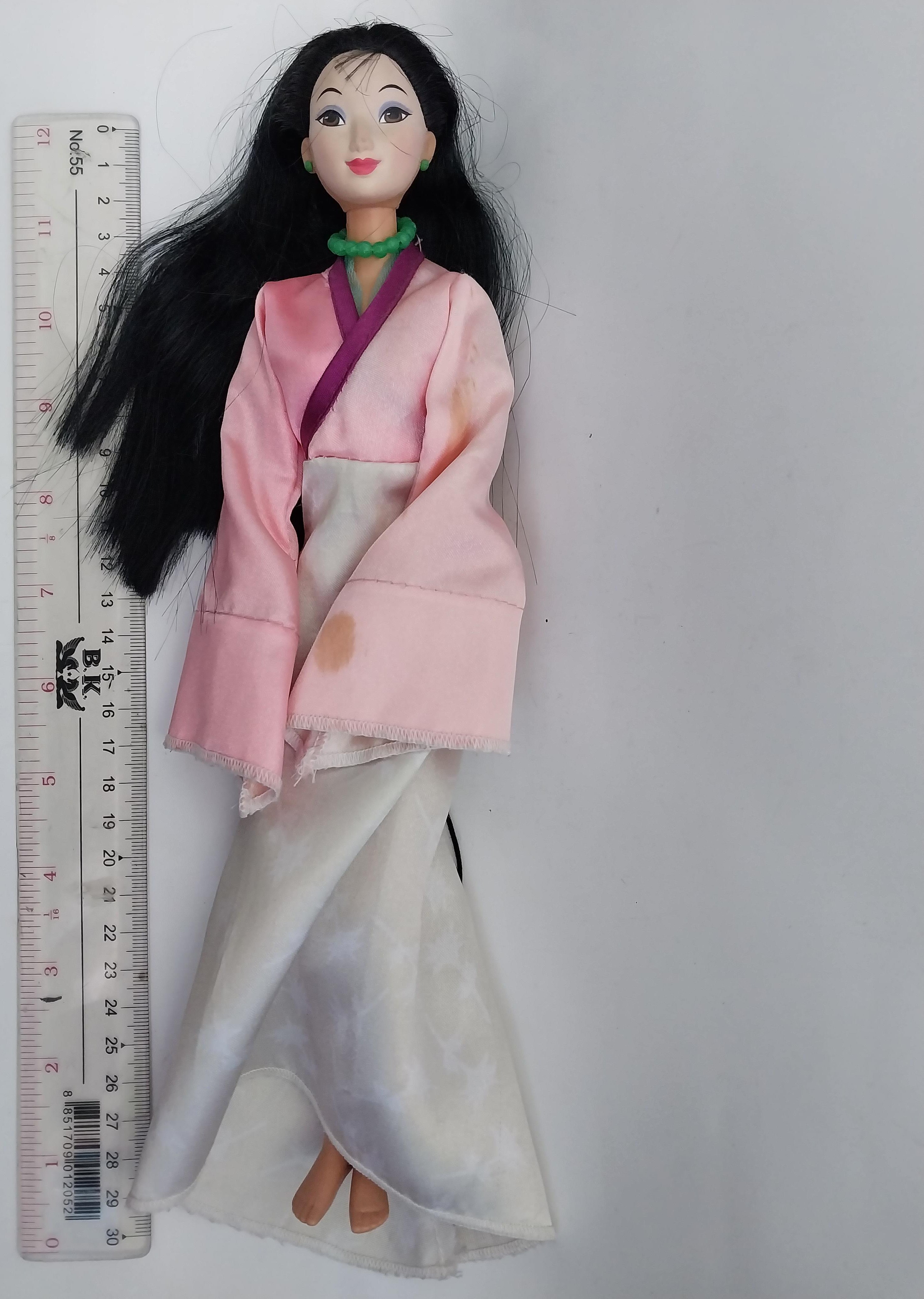 มือ2 มีหลายภาพ แขนเสื้อเปื้อนตามภาพ ตุ๊กตามู่หลานชุดดูตัว Mulan Disney