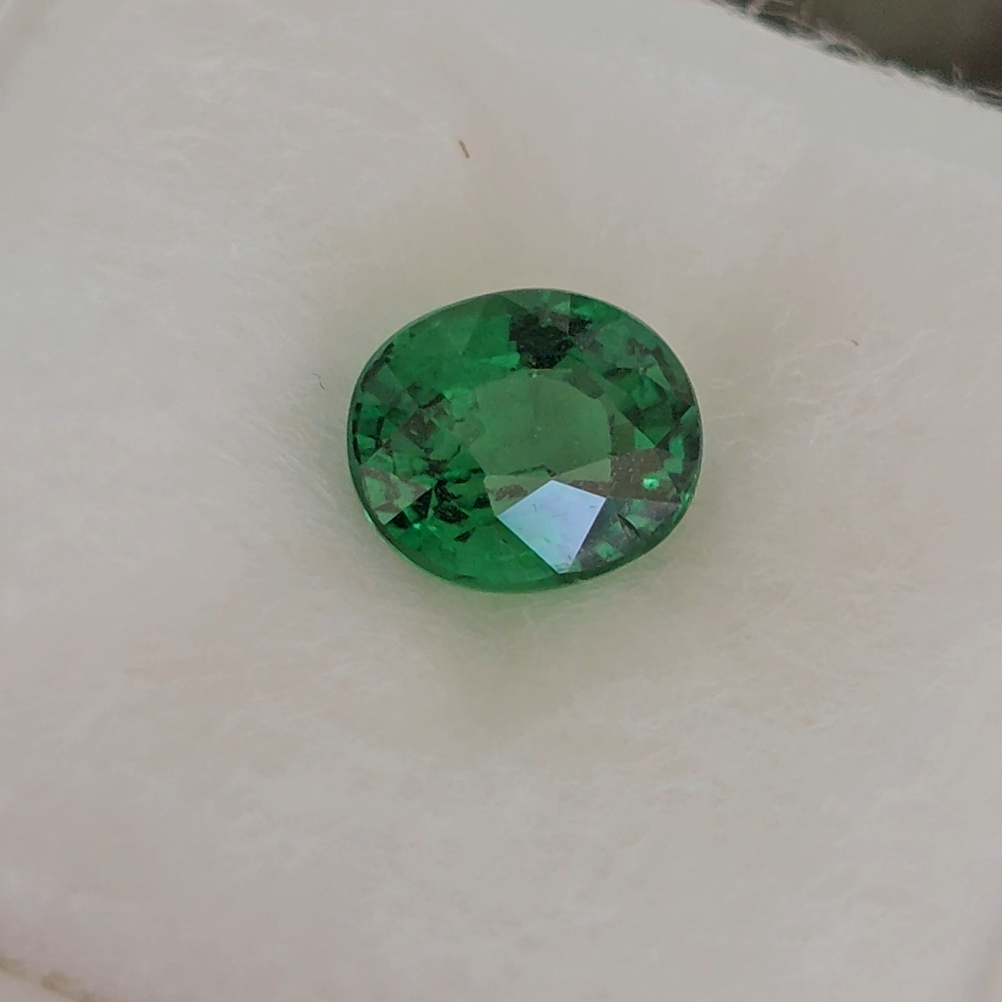 พลอย ซาโวไรท์ Tsavorite Garnet 1.26 กะรัต (Cts.) ดิบ Unheated พร้อมใบเซอร์ อัญมณีมงคลประจําวันเกิด เครื่องประดับพลอย