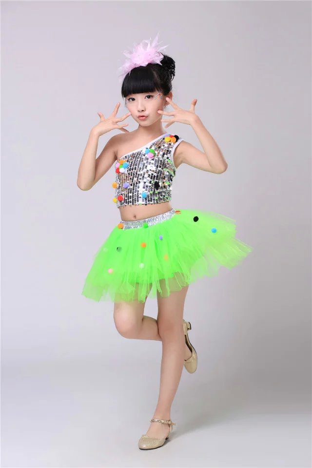 Pre-order ชุดแฟนซี ชุดแสดง เสื้อไหล่เฉียง กระโปรงฟูฟ่อง ปักเลื่อม สวยงาม