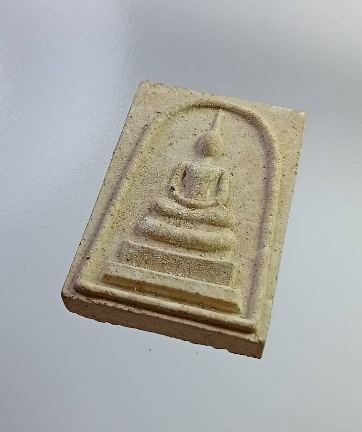 ผ2811 พระสมเด็จ หลังยันต์ห้า อักษรพม่า ไม่ทราบที่ครับ