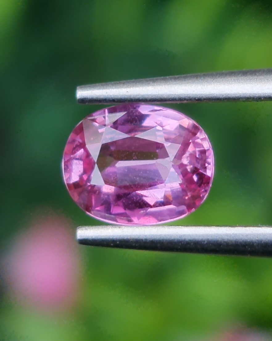 พลอย ชมพู พิ้ง แซฟไฟร์ Pink Sapphire 1.04 กะรัต (Cts.) พลอยแท้ อัญมณีมงคลประจําวันเกิด เครื่องประดับพลอย