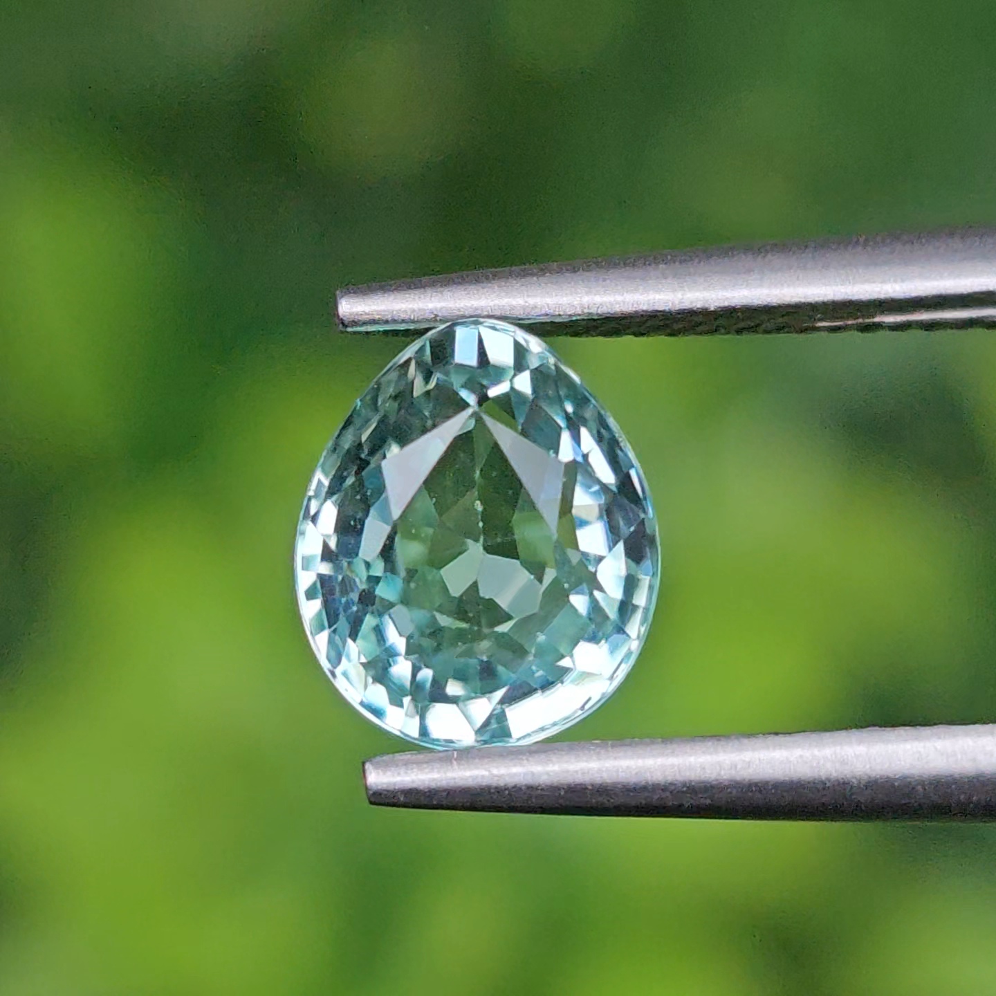 พลอย ทัวร์มาลีน (Tourmaline) 1.42 กะรัต (Cts.) พลอยแท้ อัญมณีมงคลประจําวันเกิด เครื่องประดับพลอย