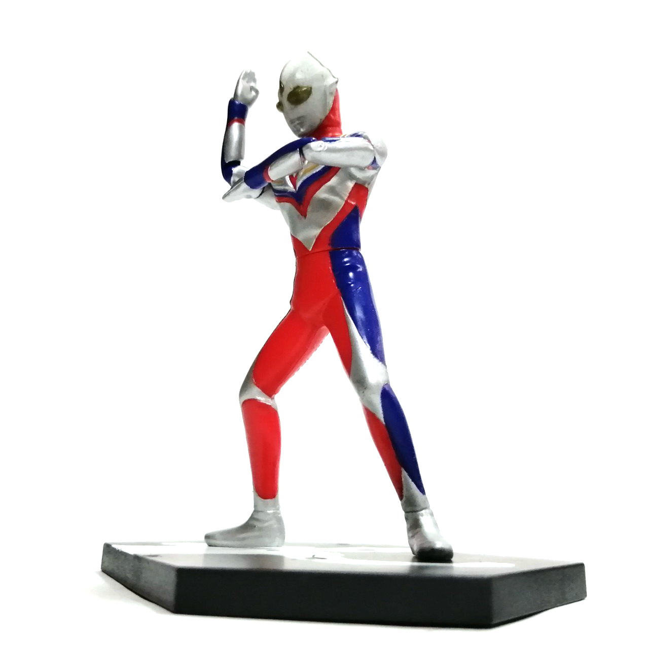 กาชาปอง ดิจิตอลเกรด ขยับแขนได้ อุลตร้าแมนทีก้า ขนาด 3 นิ้ว แขนมีข้อต่อ ขยับเปลี่ยนท่าได้ ***ตำหนิที่ฐาน