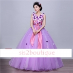 Pro-order ชุดราตรี ชุดแฟนซียาว แบบแขนกุด กระโปรงผ้าแก้ว ช่วงบนเป็นผ้าตาข่าย แซมด้วยดอกและผูกโบว์ช่วงเอว เชือกผูกหลัง