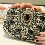 พร้อมส่ง Evening Clutch กระเป๋าออกงาน สีดำ แต่งเลื่อม และมุก สุดหรู พร้อมสายโซ่สะพายสั้น/ยาว สำเนา