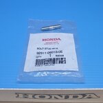 น๊อตสตัดดุมล้อหน้าดีส(6*18) เวฟ100/110