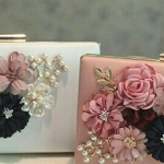 พร้อมส่ง Evening Clutch กระเป๋าออกงาน แต่งดอกไม้ 3 มิติหลากสี ดูหรูมาก พร้อมสายโซ่สะพายยาว และสายจับเป็นมุก สำเนา