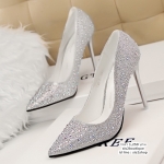 รองเท้าออกงาน รองเท้าส้นสูง ฝังเพชร สวยหรู