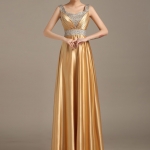 พร้อมส่ง ชุดราตรียาว สีทอง คอวี จับเดรปหน้าอก ปักเลือมช่วงอกและเอว (**เหลือเฉพาะไซส์ M , XL **)