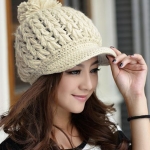 หมวกกันหนาว หมวกไหมพรมหนานุ่มแต่งปอมใหญ่ (11685L)