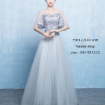 Pre-order ชุดราตรียาวสีเทาแต่งลูกไม้ช่วงอกกระโปรงตาข่ายเชือกผูกหลัง