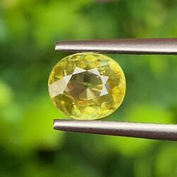 พลอย สฟีน Natural Sphene 1.26 กะรัต (Cts.) ดิบ (Unheated) พลอยแท้ อัญมณีมงคลประจําวันเกิด เครื่องประดับพลอย