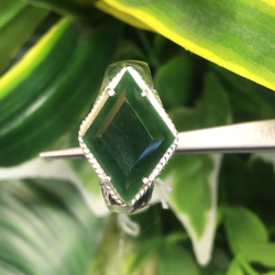 หยก พม่า แท้ Jade แหวนหยก (Jadeite ring) ดิบ (Size) 57 ไม่ผ่านการปรับปรุง (Type A) พม่า (Myanmar)