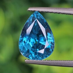 พลอย เพทาย (Zircon) 5.55 กะรัต (Cts.) พลอยแท้ อัญมณีมงคลประจําวันเกิด เครื่องประดับพลอย