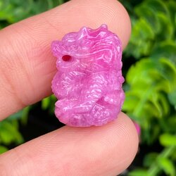 ทับทิมพม่า แกะสลัก รูปปี่เซี๊ยะ 24.93 กะรัต พลอยแท้ อัญมณีมงคลประจําวันเกิด เครื่องประดับพลอย