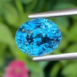 พลอย เพทาย (Zircon) 3.79 กะรัต (Cts.) พลอยแท้ อัญมณีมงคลประจําวันเกิด เครื่องประดับพลอย