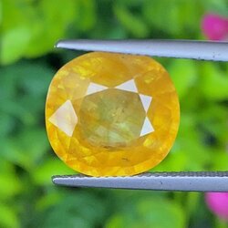 พลอย บุษราคัม เผาใหม่ Yellow Sapphire 11.39 กะรัต (Cts.) พลอยแท้ อัญมณีมงคลประจําวันเกิด เครื่องประดับพลอย