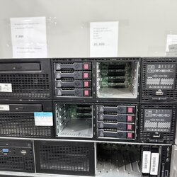 Server HP Proliant DL380 G8 Cpu E5-2650V2 X2 Ram 128 GB HDD sas 300 GB x3 Power x2