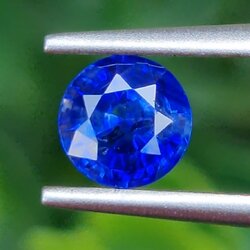 พลอย ไพลิน (Blue Sapphire) 1.08 กะรัต (Cts.) สีพิเศษ รอยัล บลู (Royal Blue) พร้อมใบเซอร์ พลอยแท้ อัญมณีมงคลประจําวันเกิด เครื่องประดับพลอย