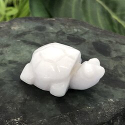 หินขาว หินแกะสลัก แกะสลักรูปเต่า พลอยแท้ อัญมณีมงคลประจําวันเกิด เครื่องประดับพลอย