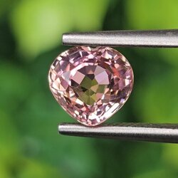 พลอย ชมพู ทัวร์มารีน ( Pink Tourmaline) 1.52 กะรัต (Cts.) อัญมณีมงคลประจําวันเกิด เครื่องประดับพลอย