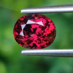 พลอย โรโดไลต์ กาเน็ท Rhodolite Garnet 2.50 กะรัต Cts.พลอยแท้ อัญมณีมงคลประจําวันเกิด เครื่องประดับพลอย