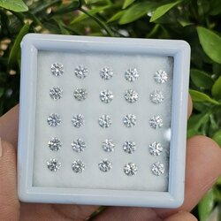 พลอย เพทาย Natural Zircon 6.23 กะรัต (Cts.) 25 เม็ด (Pcs.) พลอยแท้ อัญมณีมงคลประจําวันเกิด เครื่องประดับพลอย