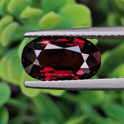 พลอย สปิเนล (Spinel) 2.52 กะรัต (Cts.) ดิบ (Unheated) พลอยแท้ อัญมณีมงคลประจําวันเกิด เครื่องประดับพลอย