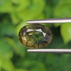 พลอย เขียวส่อง Green Sapphire 2.87 กะรัต (Cts.) พลอยแท้ อัญมณีมงคลประจําวันเกิด เครื่องประดับพลอย