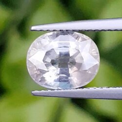 พลอย ไวท์ แซฟไฟร์ (White/Colorless Sapphire) 4.17 กะรัต Cts. ดิบ Unheated พร้อมใบเซอร์ พลอยแท้ อัญมณีมงคลประจําวันเกิด เครื่องประดับพลอย