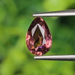 พลอย ชมพู พิ้งค์ ทัวร์มารีน (Pink Tourmaline) 1.38 กะรัต (Cts.) อัญมณีมงคลประจําวันเกิด เครื่องประดับพลอย