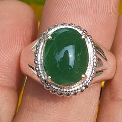หยก พม่า แท้ Jade แหวนหยก 翡翠戒指 (Jadeite ring) 3.52 กะรัต (Cts.) (Size) 59 ดิบ ไม่ผ่านการปรับปรุง (Type A) พม่า (Myanmar)