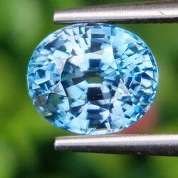 พลอย เพทาย (Zircon) 3.79 กะรัต (Cts.) พลอยแท้ อัญมณีมงคลประจําวันเกิด เครื่องประดับพลอย