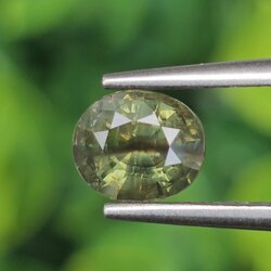 พลอย เขียวส่อง Green Sapphire 1.43 กะรัต (Cts.) ดิบ Unheated พลอยแท้ อัญมณีมงคลประจําวันเกิด เครื่องประดับพลอย