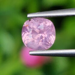 พลอย พัดพารัดชา Padparadscha Sapphire 1.05 กะรัต (Cts.) ดิบ (Unheated) พร้อมใบเซอร์ พลอยแท้ อัญมณีมงคลประจําวันเกิด เครื่องประดับพลอย