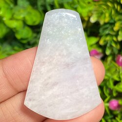 หยกพม่าเจียรนัย (Burmese jade ) 35.06 กะรัต หยกพม่า (jadeite)