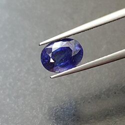 พลอย ไพลิน Blue Sapphire 2.05 กะรัต (Cts.) พลอยแท้ อัญมณีมงคลประจําวันเกิด เครื่องประดับพลอย