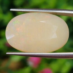 พลอย ไวท์ โอปอล White Opal 12.80 กะรัต (Cts.) พลอยแท้ อัญมณีมงคลประจําวันเกิด เครื่องประดับพลอย