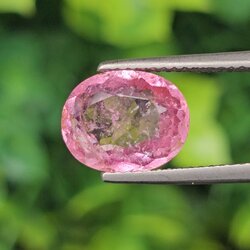 พลอย ทัวร์มารีน (Pink Tourmaline) 2.75 กะรัต (Cts.) อัญมณีมงคลประจําวันเกิด เครื่องประดับพลอย