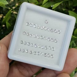 พลอย ขาว ไวท์ แซฟไฟร์ White Sapphire 41 เม็ด 3.01 กะรัต (Cts.) พลอยแท้ อัญมณีมงคลประจําวันเกิด เครื่องประดับพลอย