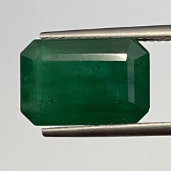 พลอย มรกต Natural Emerald แซมเบีย 9.53 กะรัต (Cts.) พลอยแท้ อัญมณีมงคลประจําวันเกิด เครื่องประดับพลอย