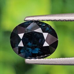พลอย แซปไฟร์สีน้ำเงินอมเขียว Teal Sapphire 2.57 กะรัต (Cts.) ดิบ Unheated พลอยแท้ อัญมณีมงคลประจําวันเกิด เครื่องประดับพลอย