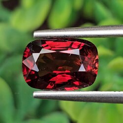 พลอย สปิเนล (Spinel) 2.20 กะรัต (Cts.) ดิบ (Unheated) พลอยแท้ อัญมณีมงคลประจําวันเกิด เครื่องประดับพลอย
