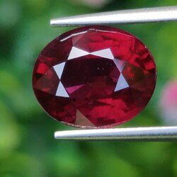 พลอย โรโดไลต์ กาเน็ท Rhodolite Garnet 8.50 กะรัต Cts.พลอยแท้ อัญมณีมงคลประจําวันเกิด เครื่องประดับพลอย